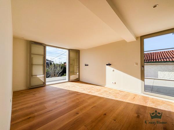 Maison 6 pièce(s) 4 chambre(s) 220 m²
