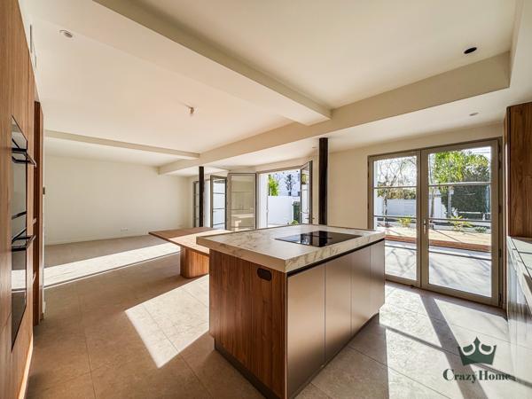 Maison 6 pièce(s) 4 chambre(s) 220 m²