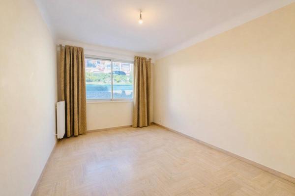 Appartement traversant Grasse 2 pièces 60 m2 terrasse vue panoramique et mer, parking et cave