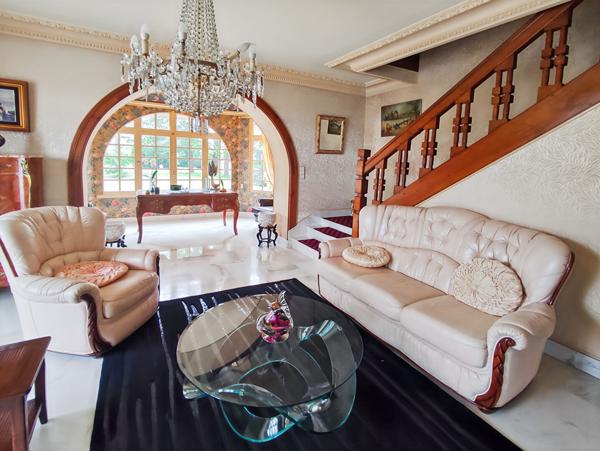 Magnifique demeure de prestige à renover