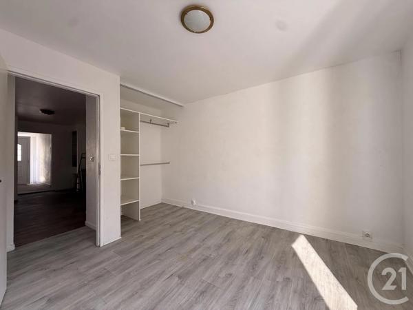 Immeuble à vendre  191,36 m 2   BOURG LES VALENCE  - 26