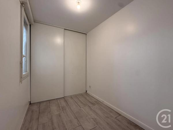 Immeuble à vendre  191,36 m 2   BOURG LES VALENCE  - 26
