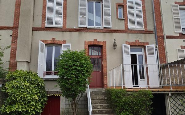 Maison à louer    7 pièces •  Nemours
