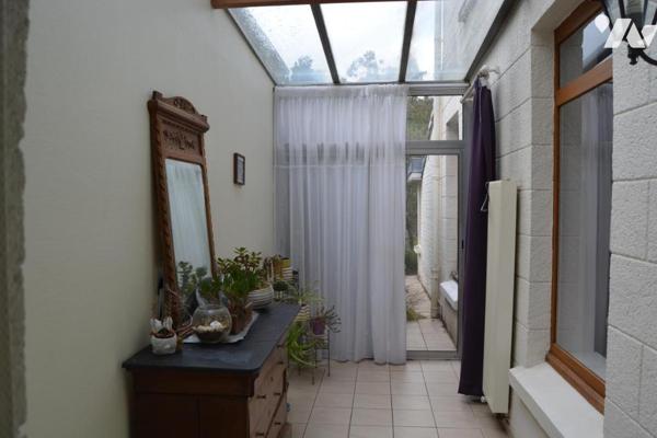 MAISON DE VILLE AVEC JARDIN ET GARAGE SITUEE SUR SECLIN