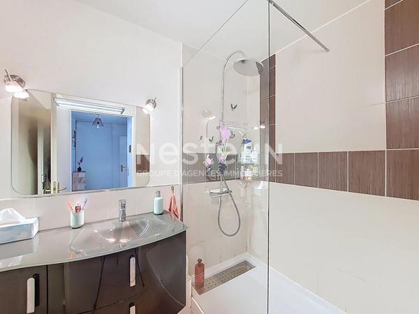 Morangis  3 pieces en rez-de-jardin avec exterieur et garage-double