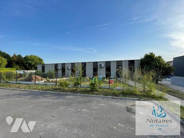 À VENDRE - Local professionnel de 330 m² sur terrain de 1 300 m²
Situé dans une zone d'activit...