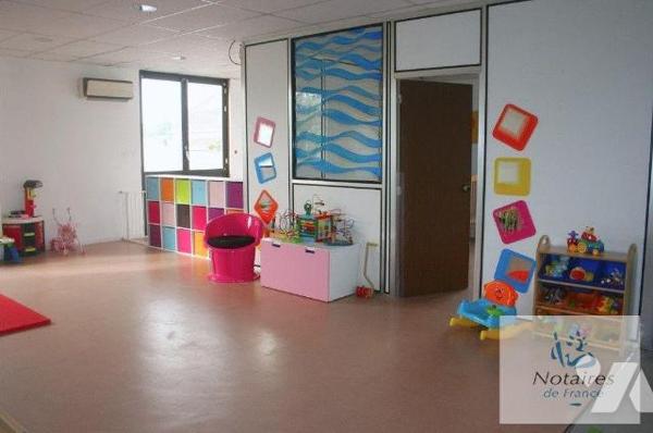 À VENDRE - Local professionnel de 330 m² sur terrain de 1 300 m²
Situé dans une zone d'activit...