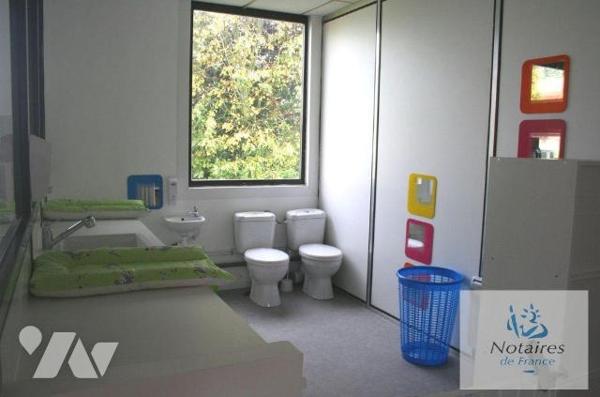 À VENDRE - Local professionnel de 330 m² sur terrain de 1 300 m²
Situé dans une zone d'activit...