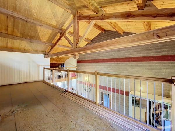 Maison à vendre  4 pièces - 117 m 2   BAINS  - 43