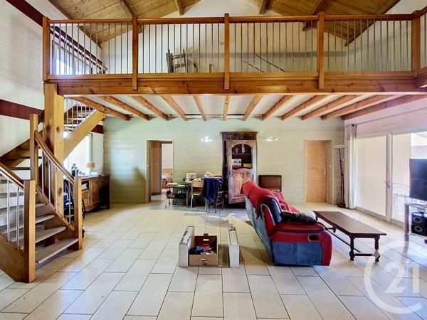 Maison à vendre  4 pièces - 117 m 2   BAINS  - 43