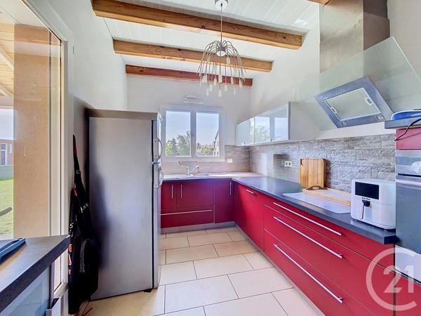 Maison à vendre  4 pièces - 117 m 2   BAINS  - 43
