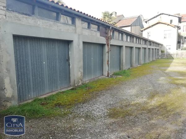 Parking à louer 25m² Pamiers (09100)