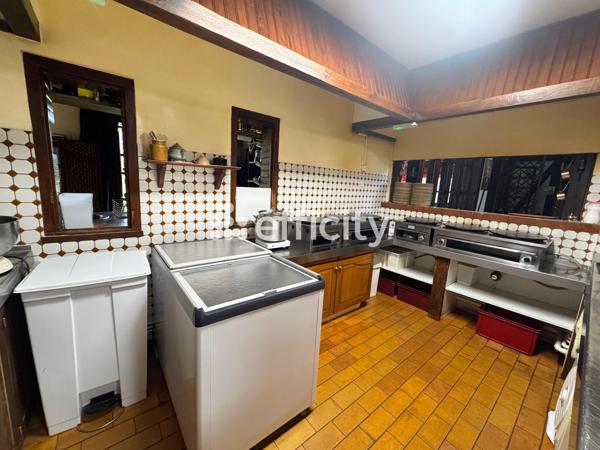 Maison 9 pièces - 270 m²