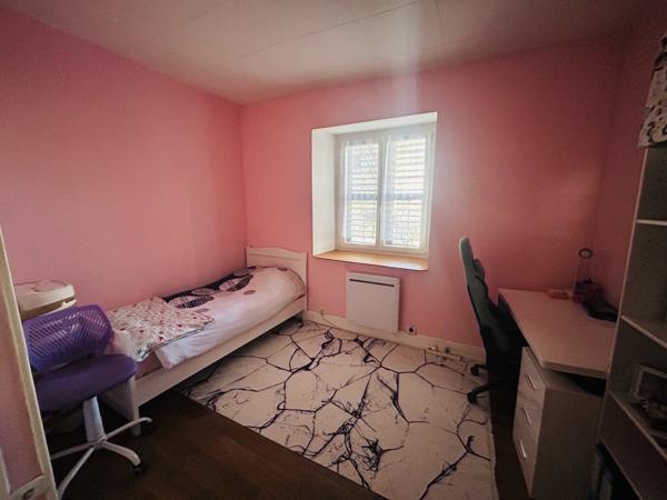 EXCLUSIVITE ETUPES MAISON AVEC LOCAL COMMERCIAL LOUE 140 M2