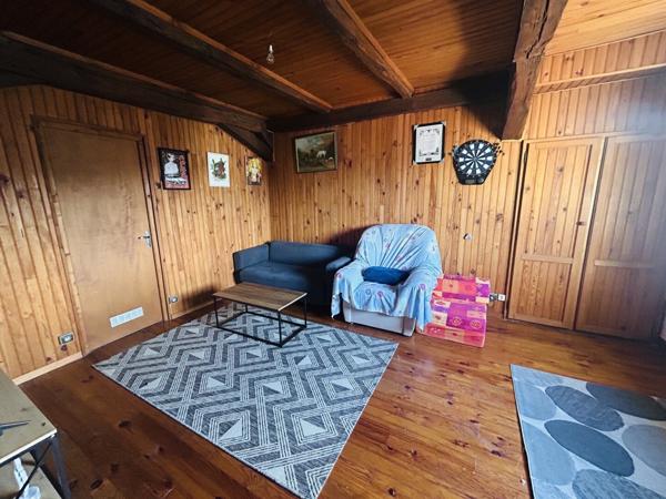 EXCLUSIVITE ETUPES MAISON AVEC LOCAL COMMERCIAL LOUE 140 M2