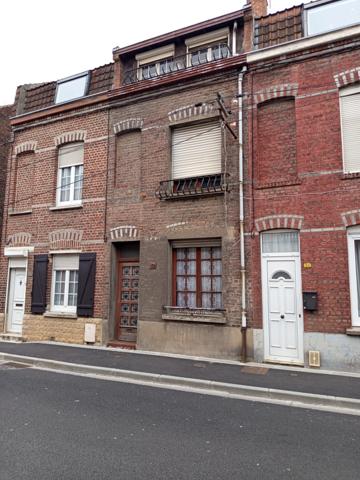 Maison avec potentiel à 2 pas du métro