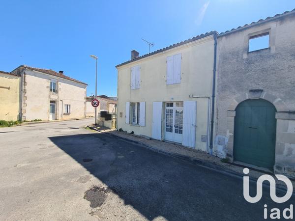 Maison de ville 4 pièces de 111 m² à Matha (17160)