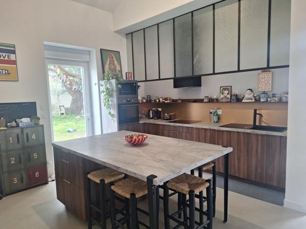 Maison à vendre 369 600 € Marans 8 p 196 m² DPE C