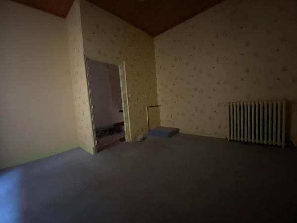 Immeuble à AMBERT, 63600 - 205m²