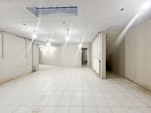 Spacieuse maison de 280 m² avec piscine et jardin situé  à la GAUDE