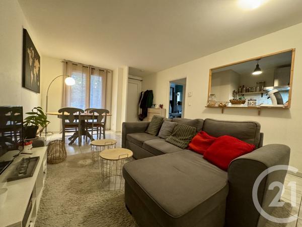 Appartement F2 à vendre  2 pièces - 46,97 m 2   CONDAT SUR VIENNE  - 87