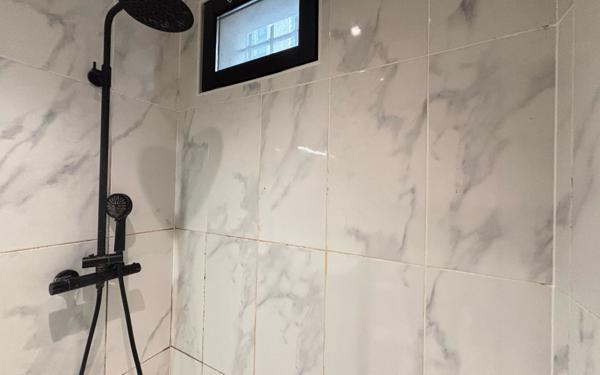 Appartement à vendre    2 pièces • 32,44 m2 Paris 18