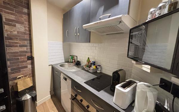 Appartement à vendre    2 pièces • 32,44 m2 Paris 18