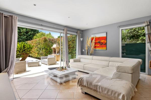 Villa lumineuse de 150 m² avec piscine et grand terrain - Villeneuve-Loubet
