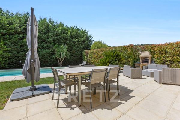 Villa lumineuse de 150 m² avec piscine et grand terrain - Villeneuve-Loubet