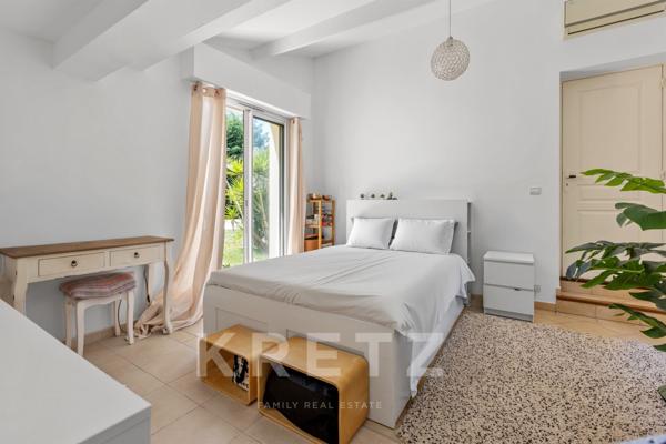 Villa lumineuse de 150 m² avec piscine et grand terrain - Villeneuve-Loubet