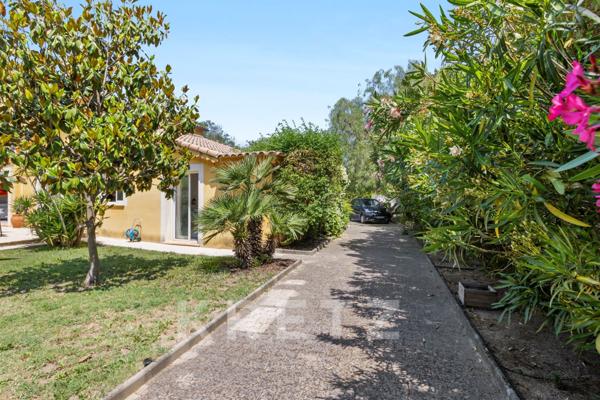 Villa lumineuse de 150 m² avec piscine et grand terrain - Villeneuve-Loubet