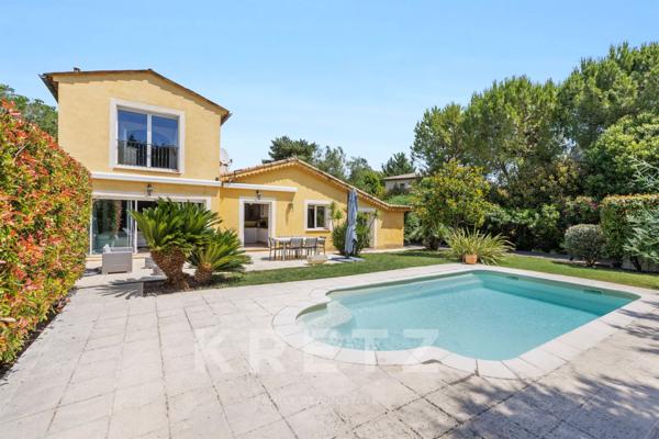 Villa lumineuse de 150 m² avec piscine et grand terrain - Villeneuve-Loubet
