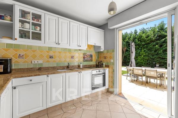 Villa lumineuse de 150 m² avec piscine et grand terrain - Villeneuve-Loubet