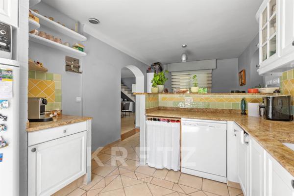 Villa lumineuse de 150 m² avec piscine et grand terrain - Villeneuve-Loubet