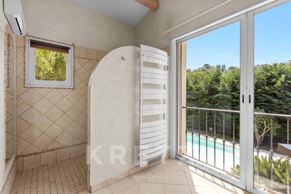 Villa lumineuse de 150 m² avec piscine et grand terrain - Villeneuve-Loubet