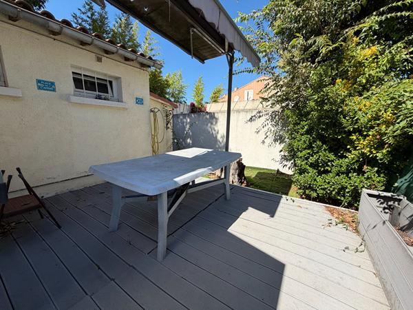 A vendre Marseille 11ème, Saint Marcel, T2 avec jardin, très bon état, calme.