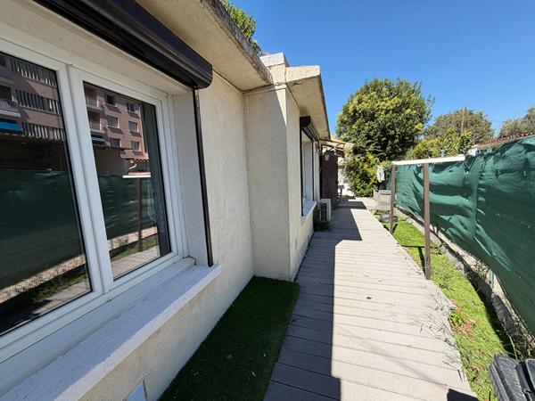 A vendre Marseille 11ème, Saint Marcel, T2 avec jardin, très bon état, calme.