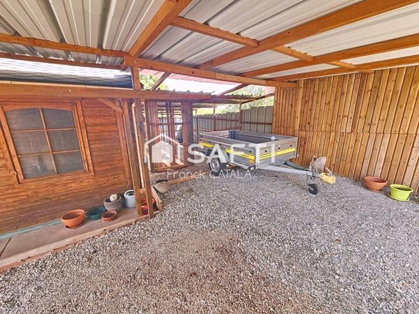 Du cachet pour cette maison à la campgne avec garage