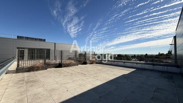 À LOUER : PLATEAU DE BUREAUX DE 228,80 M² DIVISIBLE - DERNIER ÉTAGE ROOFTOP - UNIVERSITÉ - 7 PARKINGS