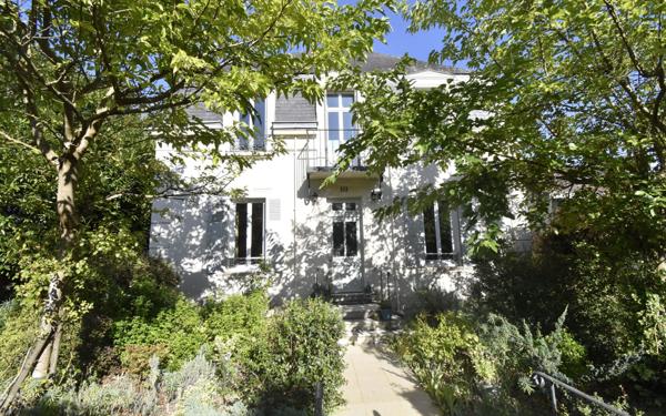 Maison à vendre    8 pièces • 213 m2 Cosne-Cours-sur-Loire