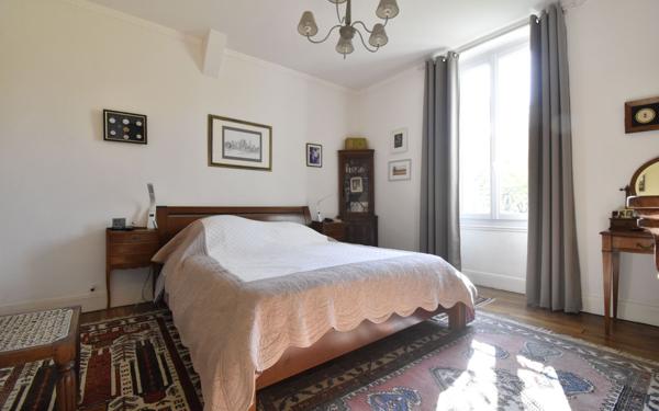 Maison à vendre    8 pièces • 213 m2 Cosne-Cours-sur-Loire