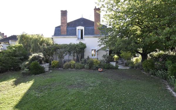 Maison à vendre    8 pièces • 213 m2 Cosne-Cours-sur-Loire