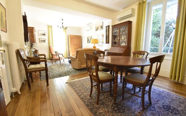 Maison à vendre    8 pièces • 213 m2 Cosne-Cours-sur-Loire