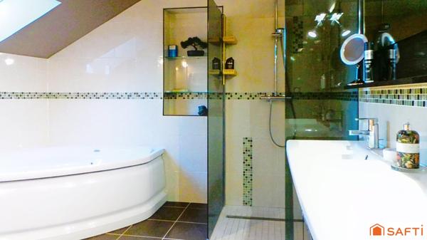 Propriété d'exception sur 13400 m2 de terrain  à une dizaine de minutes de Tours Nord