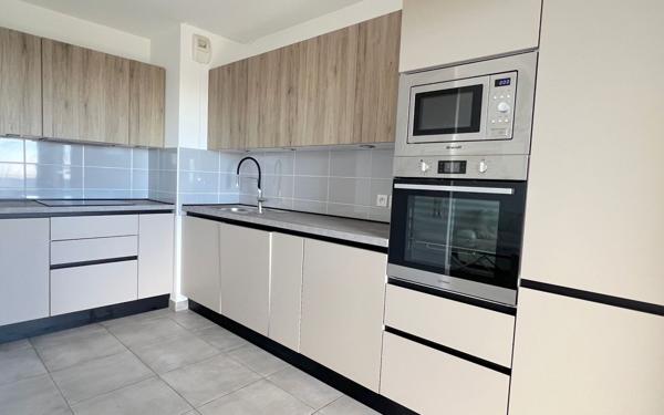 Appartement à vendre    4 pièces • 82 m2 Villeneuve-Loubet