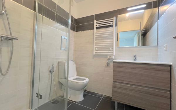 Appartement à vendre    4 pièces • 82 m2 Villeneuve-Loubet