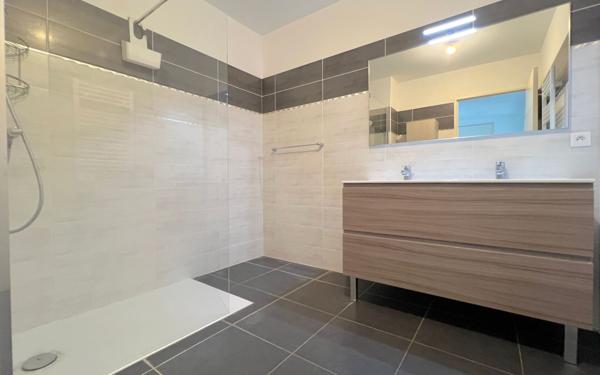 Appartement à vendre    4 pièces • 82 m2 Villeneuve-Loubet