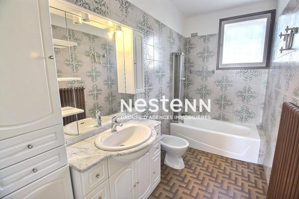 SAINT-FONS - MAISON INDIVIDUELLE - JARDIN - GARAGE - SECTEUR CLOCHETTE - PROCHE ECOLE -TRAMWAYS