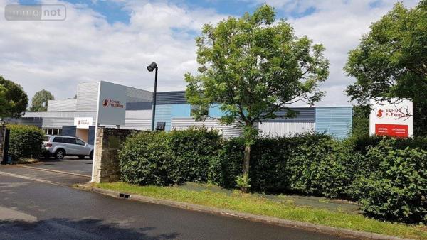 Entrepôt et bureaux à vendre à La-Ferté-Bernard dans la Sarthe (72400), ref : 365