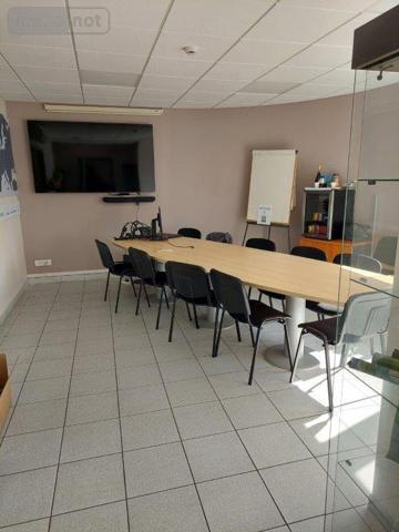 Entrepôt et bureaux à vendre à La-Ferté-Bernard dans la Sarthe (72400), ref : 365